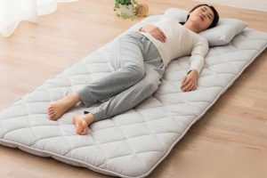 تشک سفری چیست؟ آشنایی با کاربرد تشک مهمان و سفری